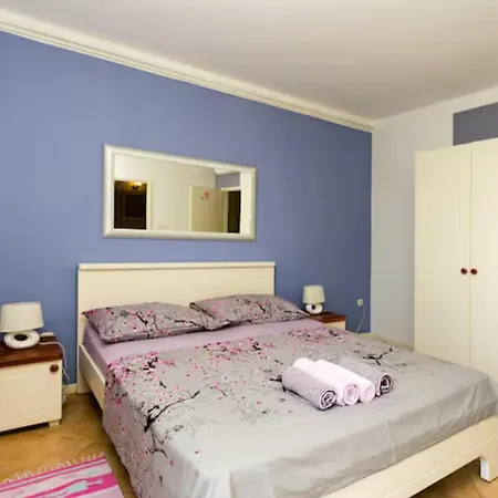 Huerte Willa Hvar Town